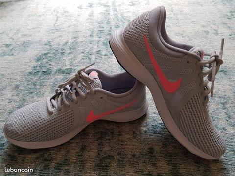 Baskets NIKE femme taille 40