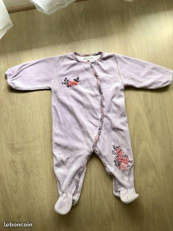 Joli pyjama bébé