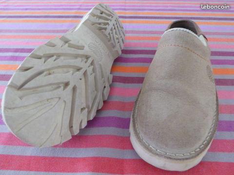 Chaussures Bishoes pointure 3