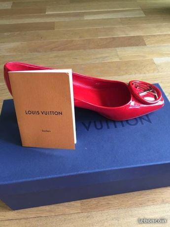 Authentique escarpin Louis Vuitton rouge