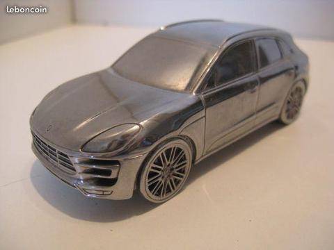 Promo Porsche Macan Turbo en étain poli 1/43