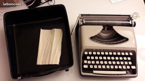 Machine à écrire Polyjo super 75