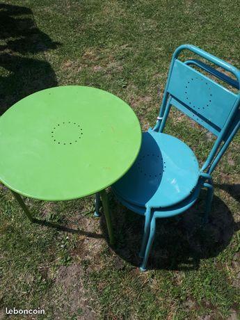 Table et chaises de jardin enfant