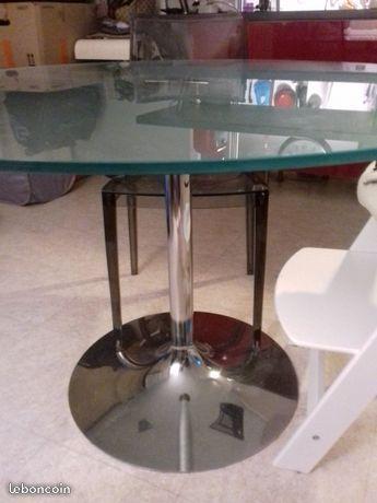 Table à manger en verre design