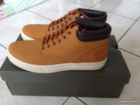 Chaussures TIMBERLAND Taille 41 US 7.5 NEUF
