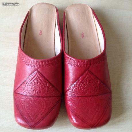 Babouches rouges. Cuir . Neuf