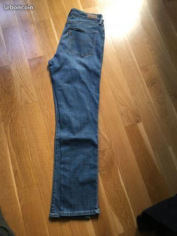 Jeans Levis taille 30 Mid Rise Skinny