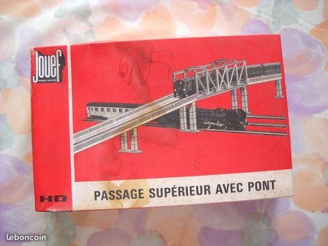 Passage sup. avec pont ref.2673 train jouef 1973