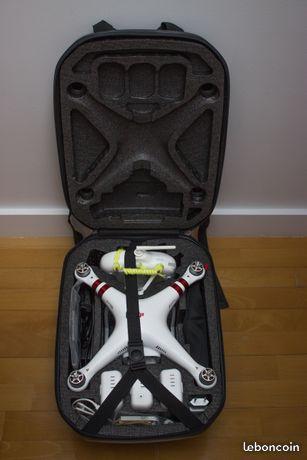 DJI Phantom 3 standard + sac DJI + 3 batteries