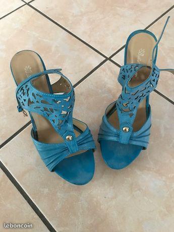 Sandales talons bleues plateforme 39