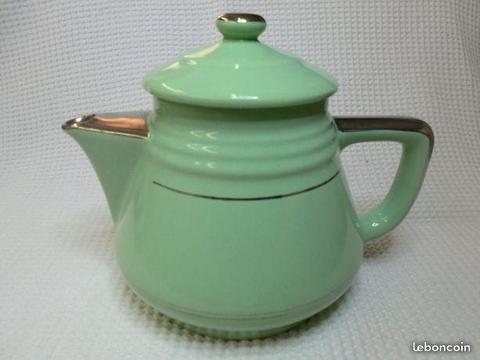 Théière VINTAGE en porcelaine verte et or