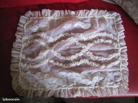 Ancienne taie d'oreiller vintage dentelle