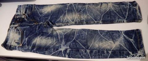 Paire de pantalons en jeans pour enfant