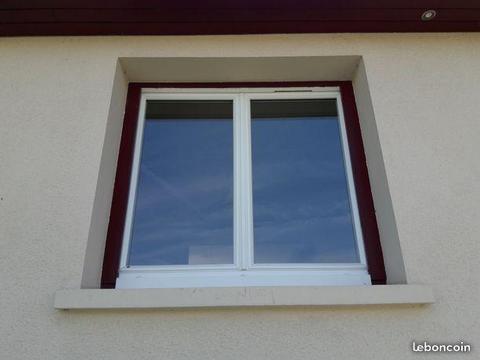 Fenêtre en PVC blanc