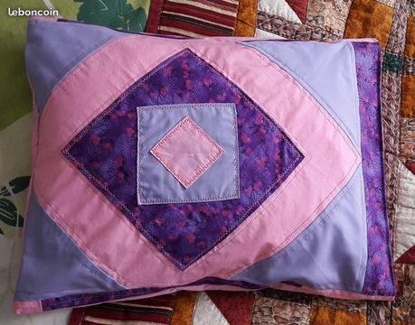 Coussin avec housse rose/parme 