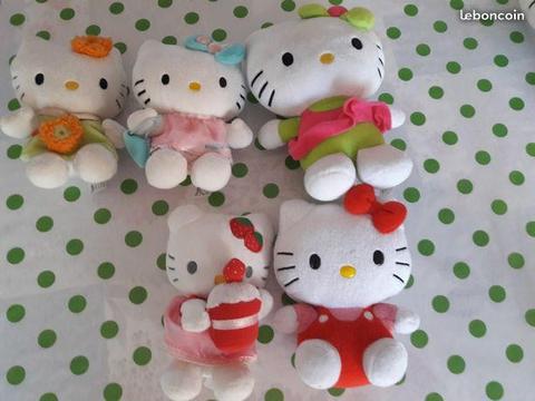 Peluches Hello Kitty Petite et Moyenne tailles
