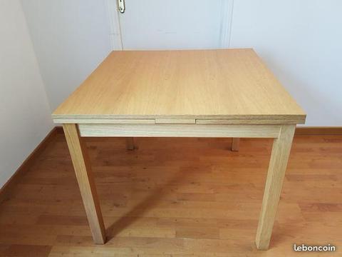 Table carré en bois avec rallonges