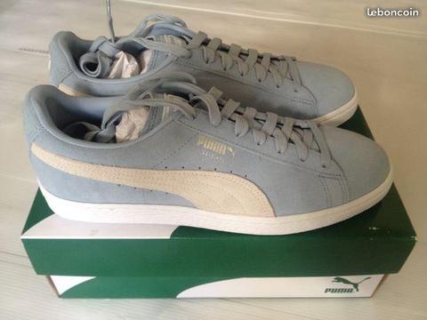 Chaussures PUMA Suede Taille 41 Bleu NEUF