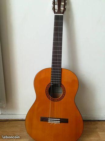 Guitare Yamaha CS40