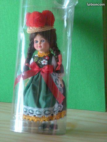 Poupée costume traditionnel