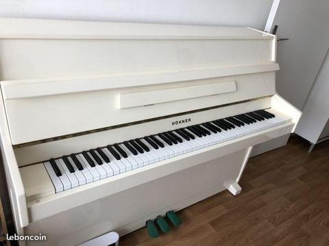 Piano droit Hohner HP110