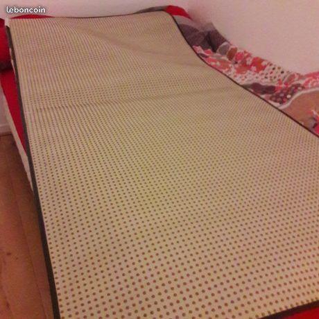 Isolateur sommier antidérapant matelas 90x190cm