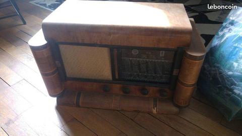 Ancienne radio a lampe