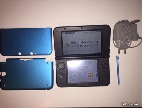 Nintendo 3DS XL rouge avec protection bleu métal