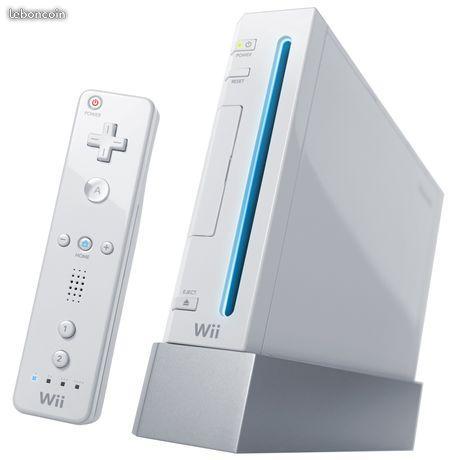 Nintendo Wii + 4 manettes + 4 nunchucks