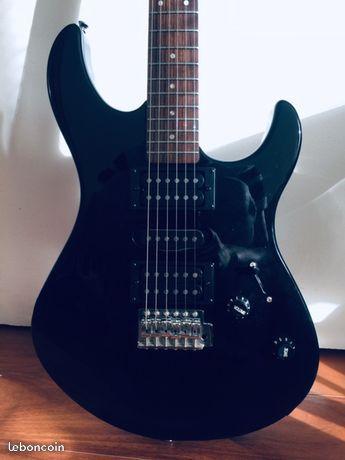 Guitare Yamaha ERG 121C
