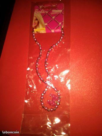 Collier Barbie neuf