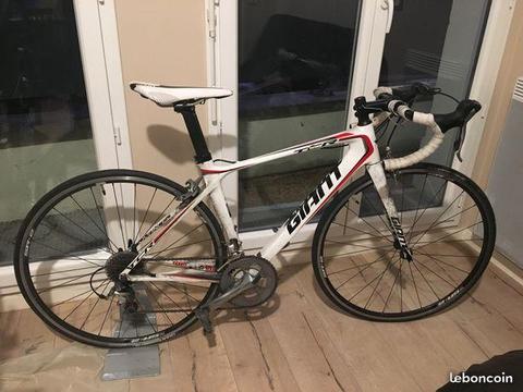 Vélo carbone GIANT TCR 2015 valeur neuf 1300€