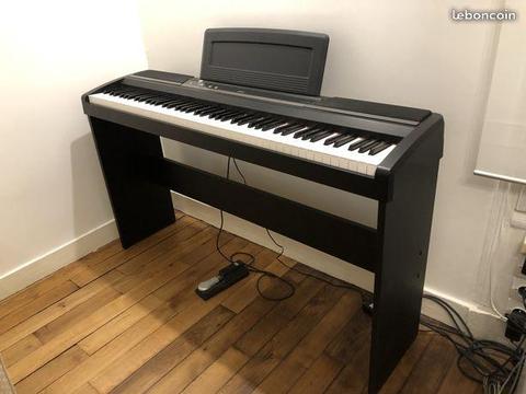 Piano Korg SP-170s